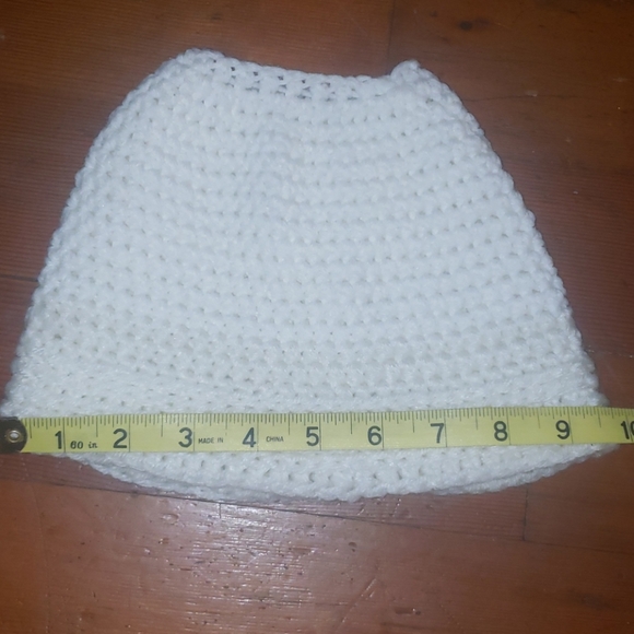 🧶White ponytail beanie - Picture 3 of 5
